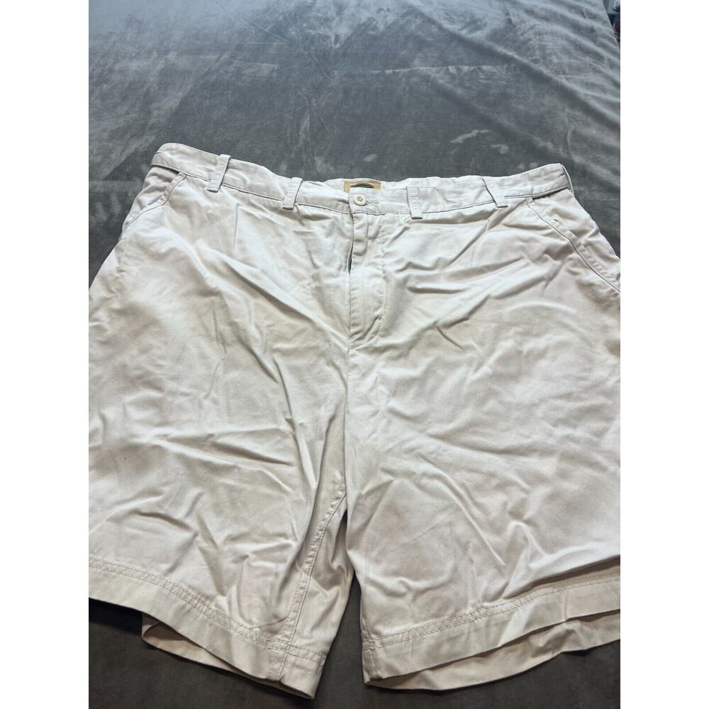 Men's Foundry Khaki Shorts Size 50x10‎ New with tags